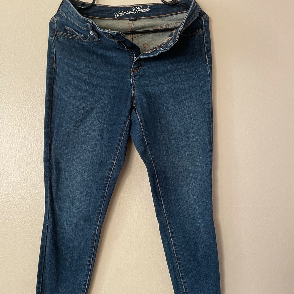 Universal thread dark wash denim pants size 6 great condition